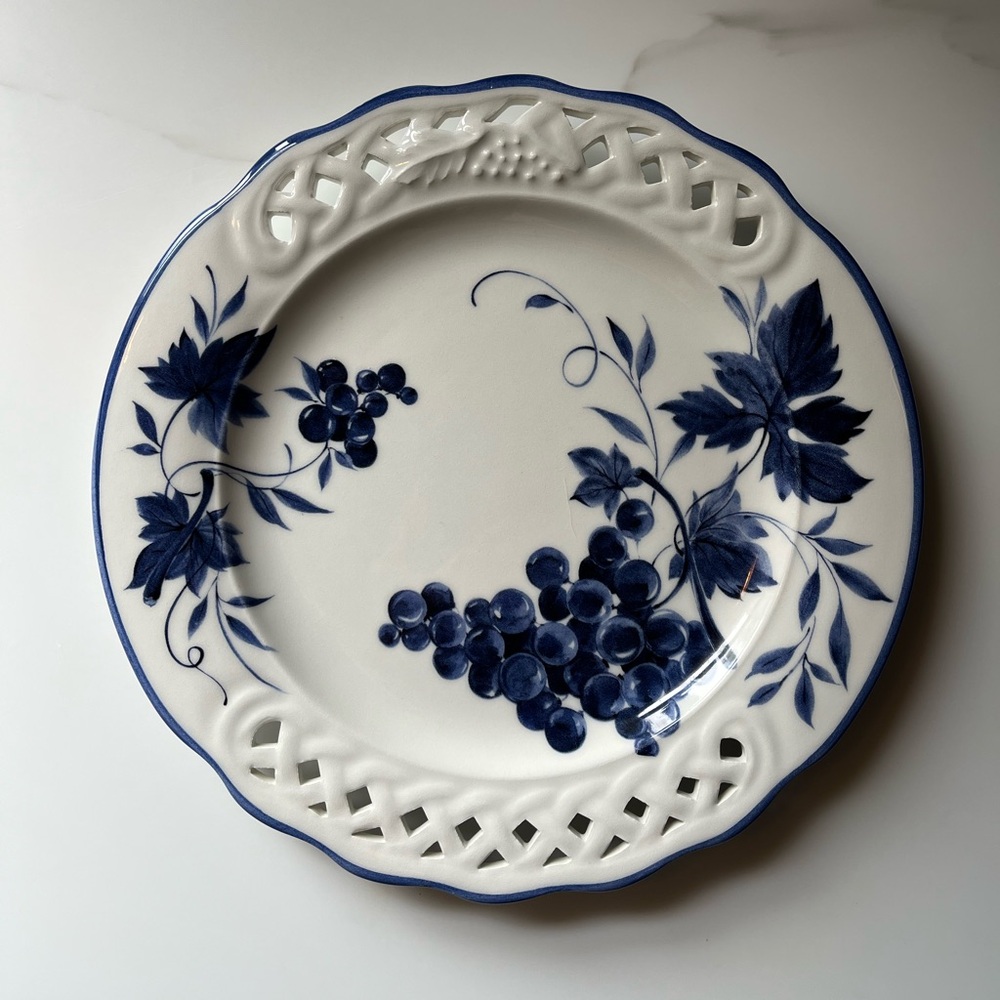 Pietro Brunelli Blue and White Floral Dinnerware Plate